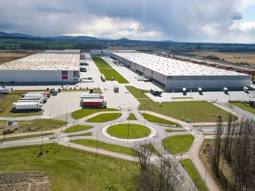  for lease Building Photo- Image 1 of 3