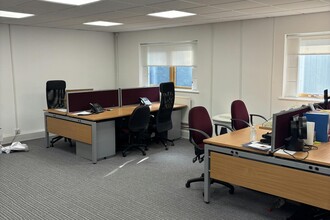 4 Royds Hall Rd, Leeds for lease Interior Photo- Image 2 of 4