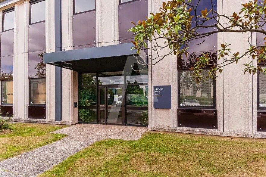 Office in Villebon-sur-Yvette for lease - Building Photo - Image 3 of 5