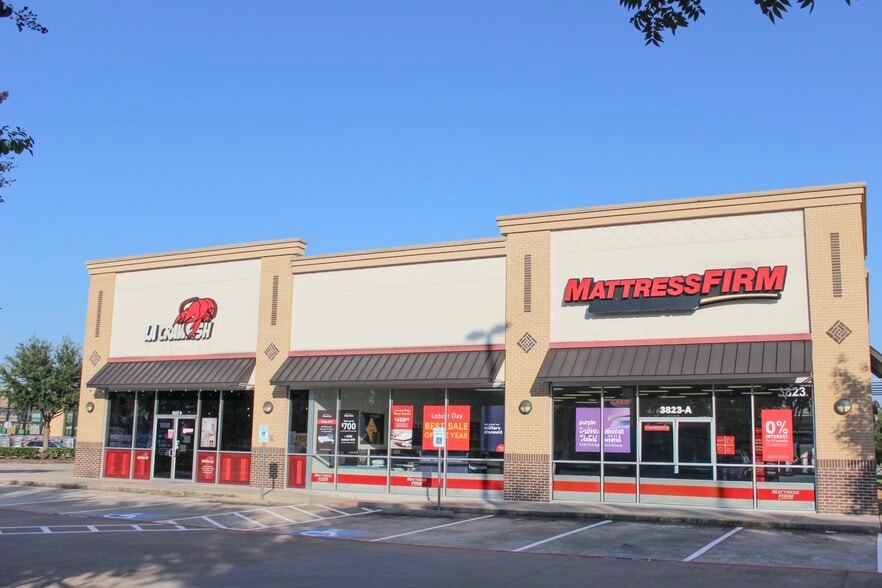 3823 FM 1092 Rd, Missouri City, TX for lease - Building Photo - Image 1 of 6