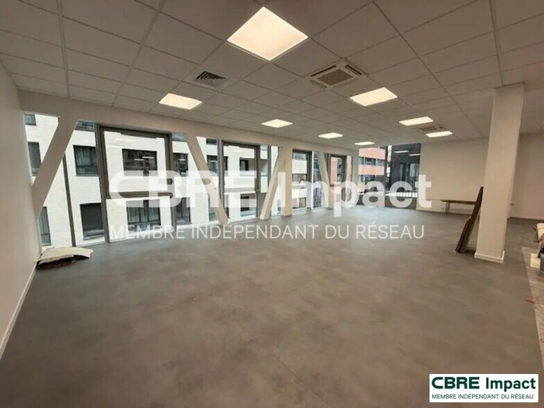 Office in Reims for lease - Building Photo - Image 3 of 9