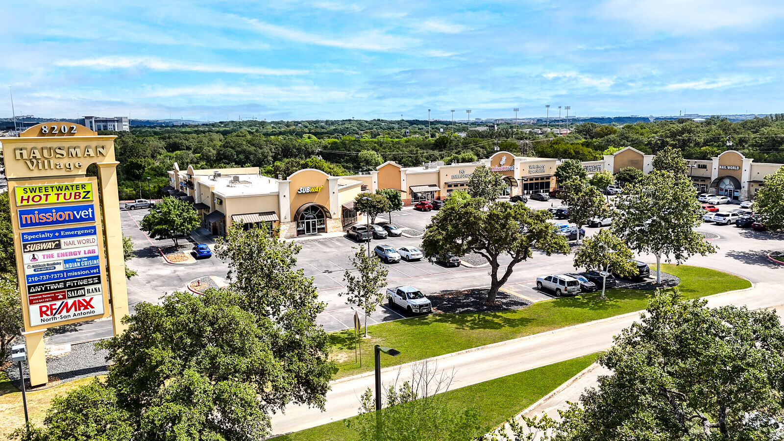 8202 N Loop 1604 W, San Antonio, TX for lease Building Photo- Image 1 of 31