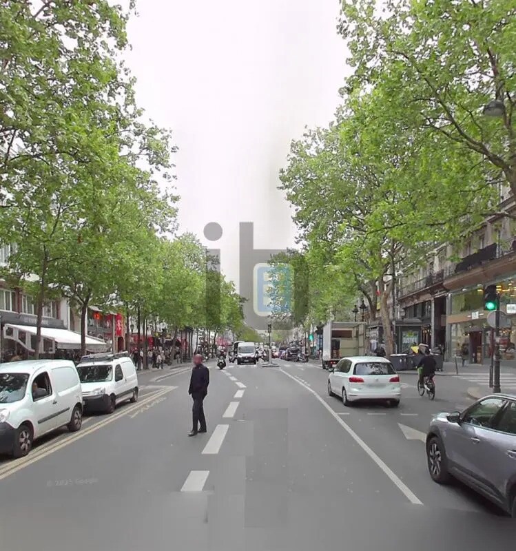 Retail in Paris for lease Building Photo- Image 1 of 4