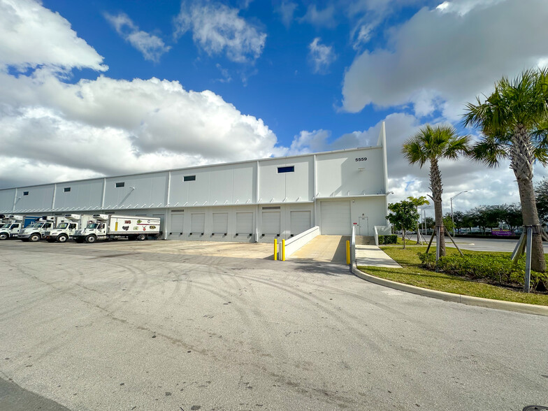 5559 NW 145th St, Opa Locka, FL for lease - Building Photo - Image 3 of 3