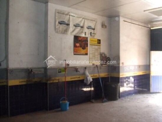 Retail in Cáceres, Cáceres for sale - Building Photo - Image 1 of 8