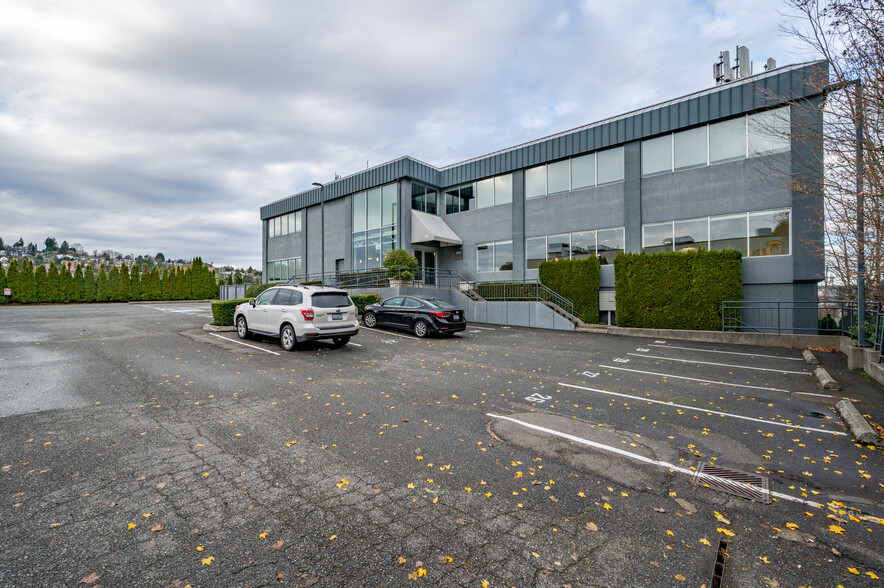 3257 16th Ave W, Seattle, WA for lease - Building Photo - Image 1 of 36