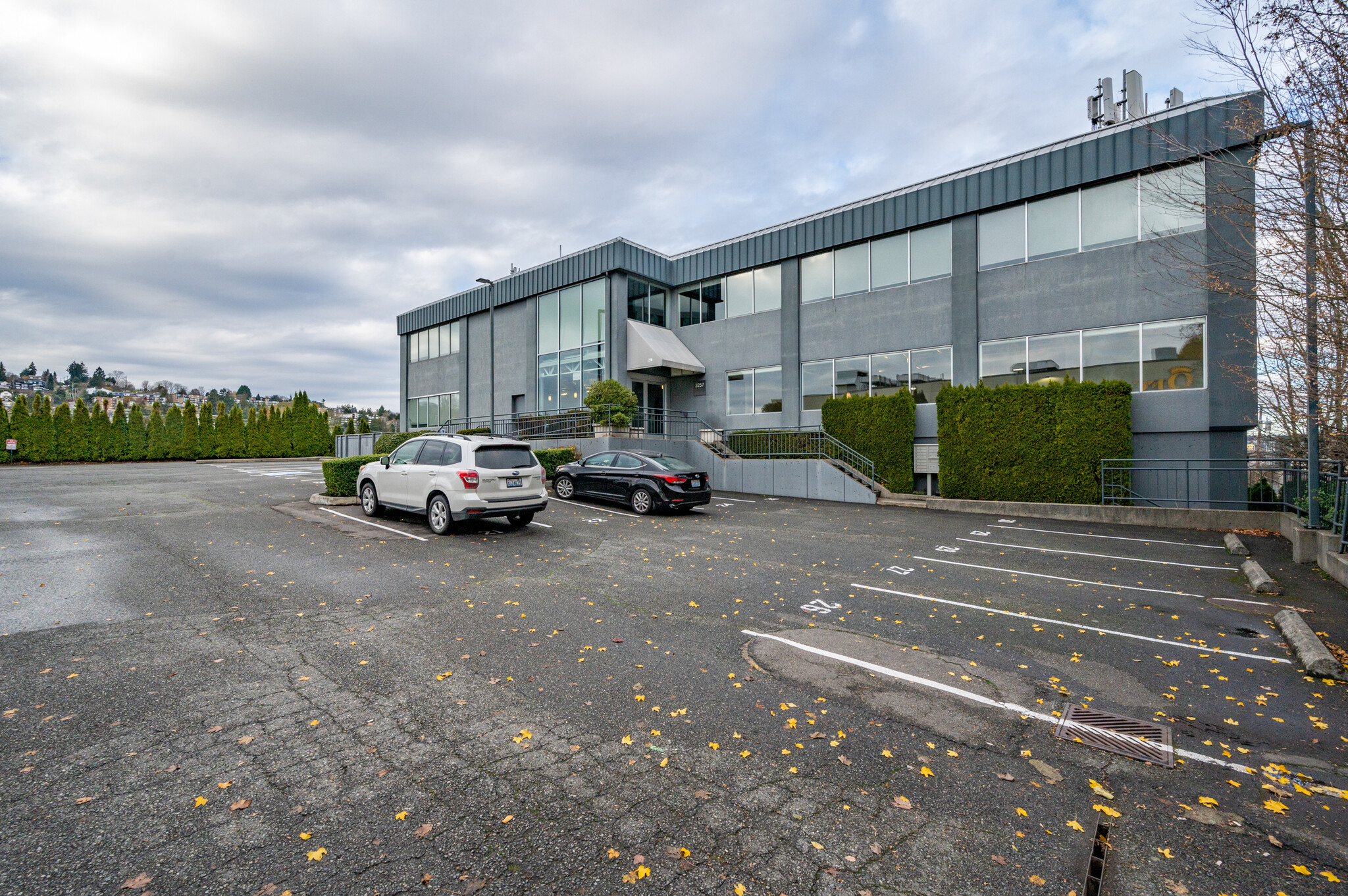 3257 16th Ave W, Seattle, WA for lease Building Photo- Image 1 of 37