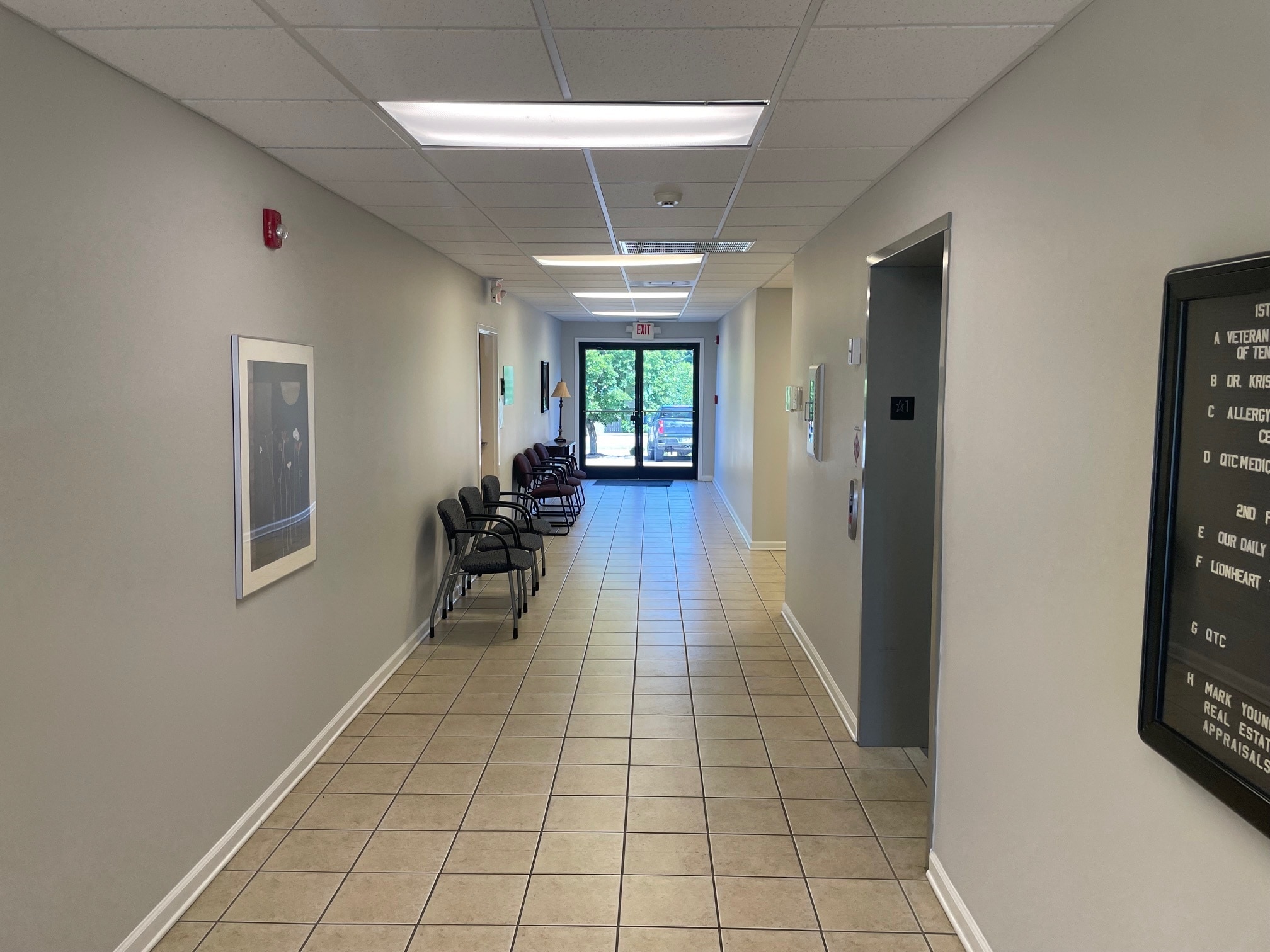 298 Clear Sky Ct, Clarksville, TN for lease Interior Photo- Image 1 of 5