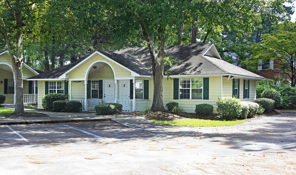 2215 Bemiss Rd, Valdosta, GA for lease - Building Photo - Image 3 of 5