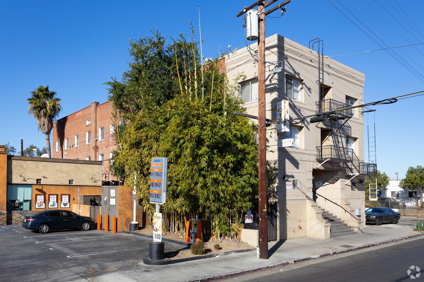 817 N Fries Ave, Wilmington, CA 90744