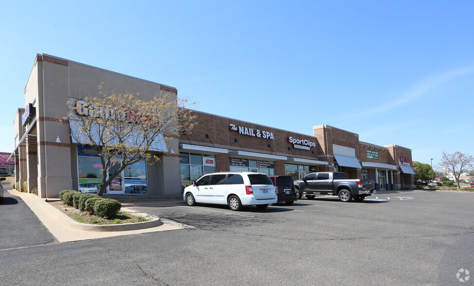 1110-1142 E 2nd St, Edmond, OK for sale - Primary Photo - Image 1 of 1