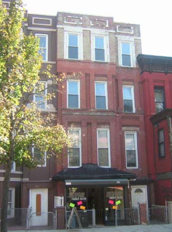 363 Tompkins Ave, Brooklyn, NY for lease Primary Photo- Image 1 of 3