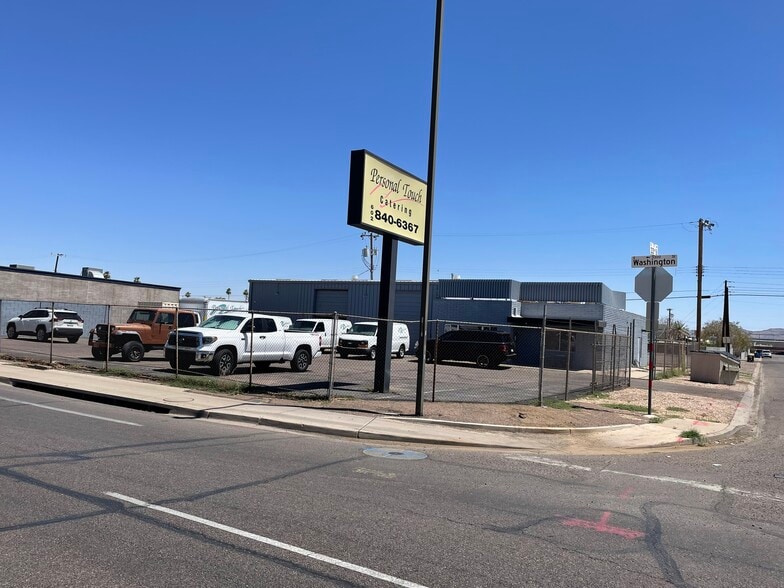 3301 E Washington St, Phoenix, AZ for sale - Building Photo - Image 2 of 17