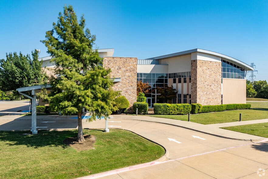 500 Maplelawn Dr, Plano, TX for sale - Building Photo - Image 1 of 24