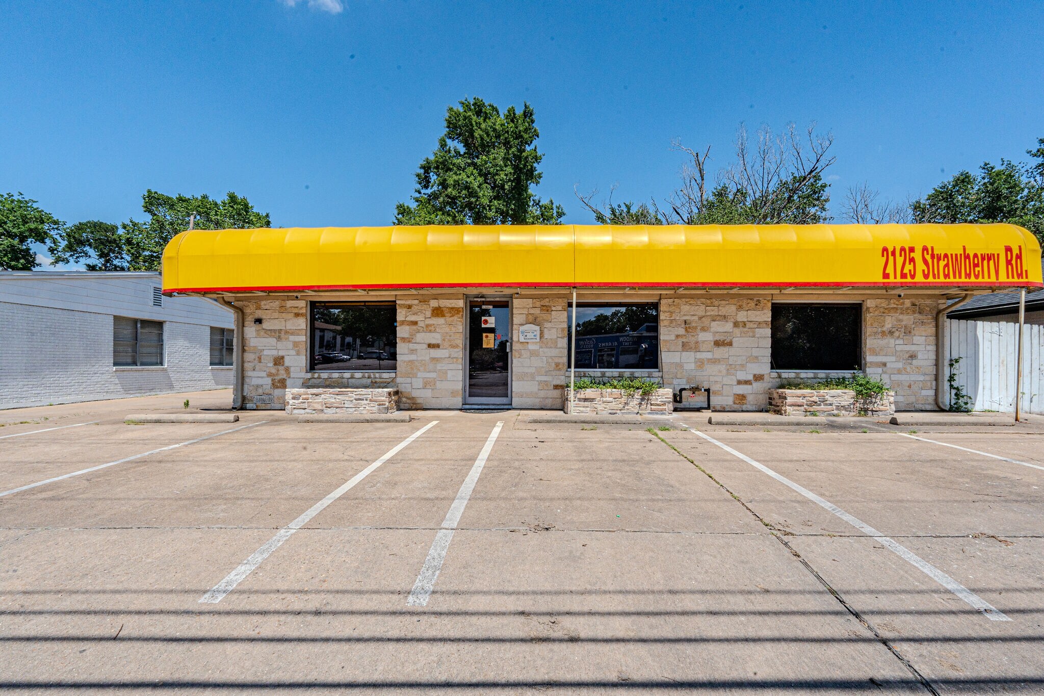 2125 Strawberry Rd, Pasadena, TX for sale Building Photo- Image 1 of 1