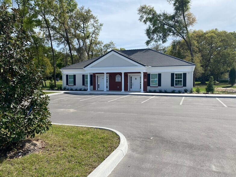 811 E Lumsden Rd, Brandon, FL 33511 Bldg 17