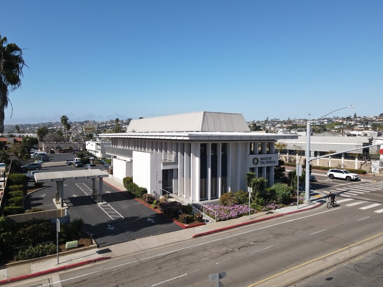 1651 Rosecrans St, San Diego, CA for lease - Building Photo - Image 3 of 6