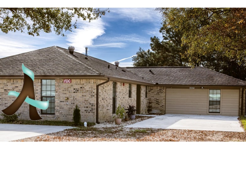 2625 Magnolia Ave, Port Neches, TX for sale - Primary Photo - Image 1 of 1