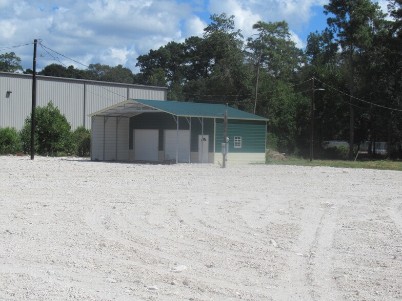 12211 Carriage Ln, Conroe, TX for lease - Building Photo - Image 3 of 20