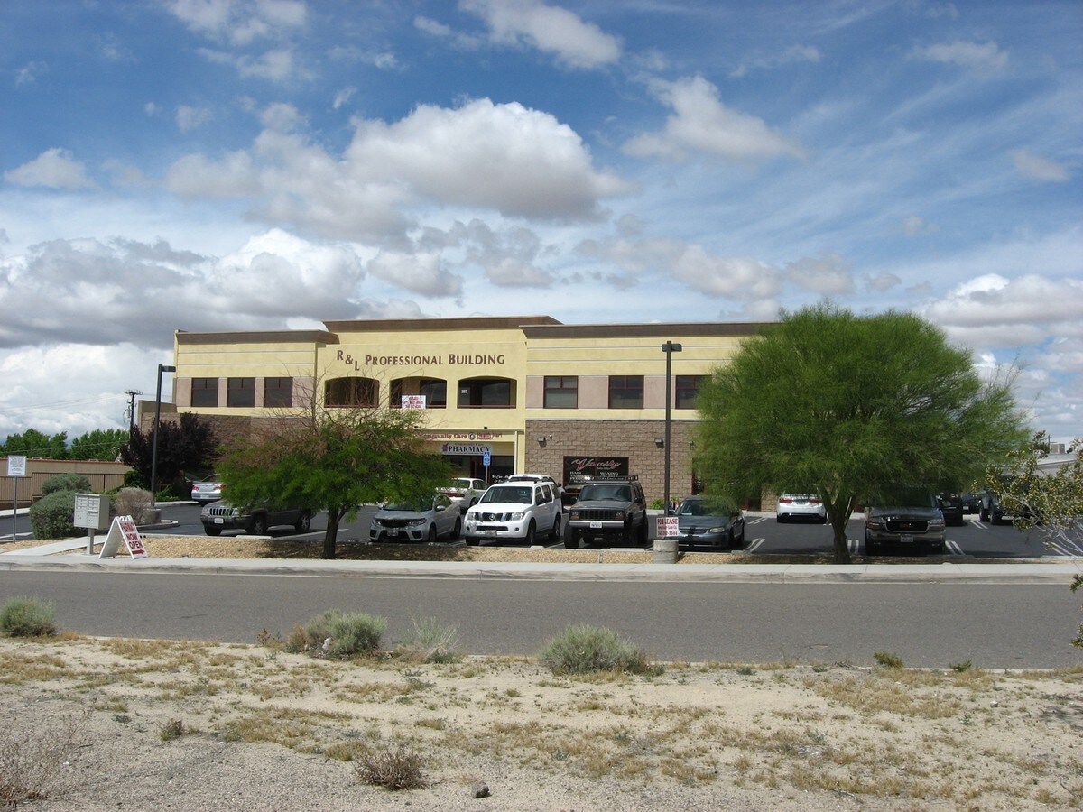 16070 Tuscola Rd, Apple Valley, CA 92307