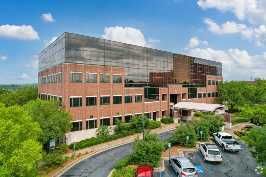 705 17th St, Columbus, GA for lease - Primary Photo - Image 1 of 9