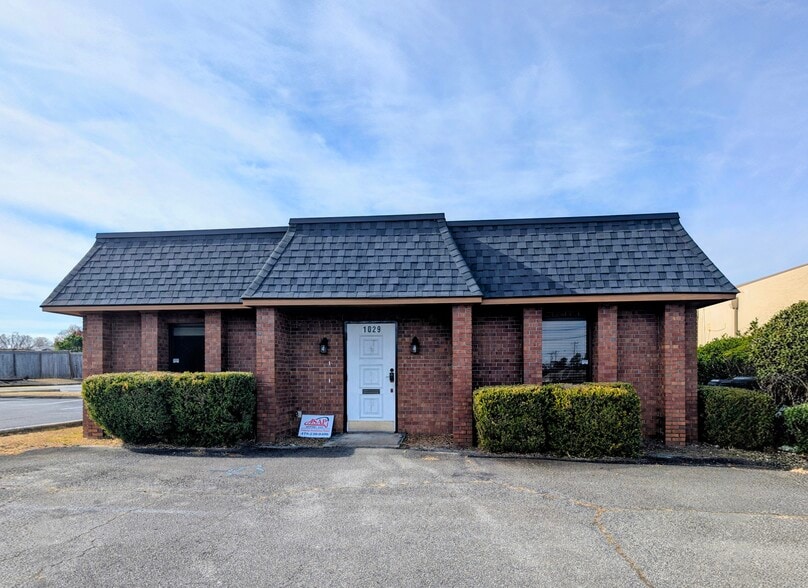 1029 N Houston Rd, Warner Robins, GA for lease - Building Photo - Image 1 of 6