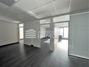 Office in Jossigny for lease Interior Photo- Image 2 of 5
