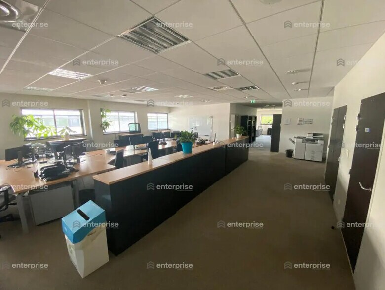 Office in Compiègne for lease - Building Photo - Image 2 of 9