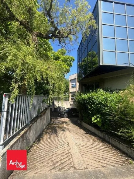 Office in Lucé for sale - Building Photo - Image 3 of 6