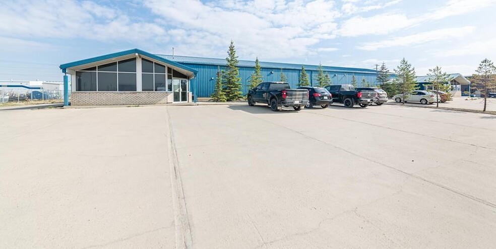 6304 56 St, Lloydminster, AB for sale - Building Photo - Image 2 of 15