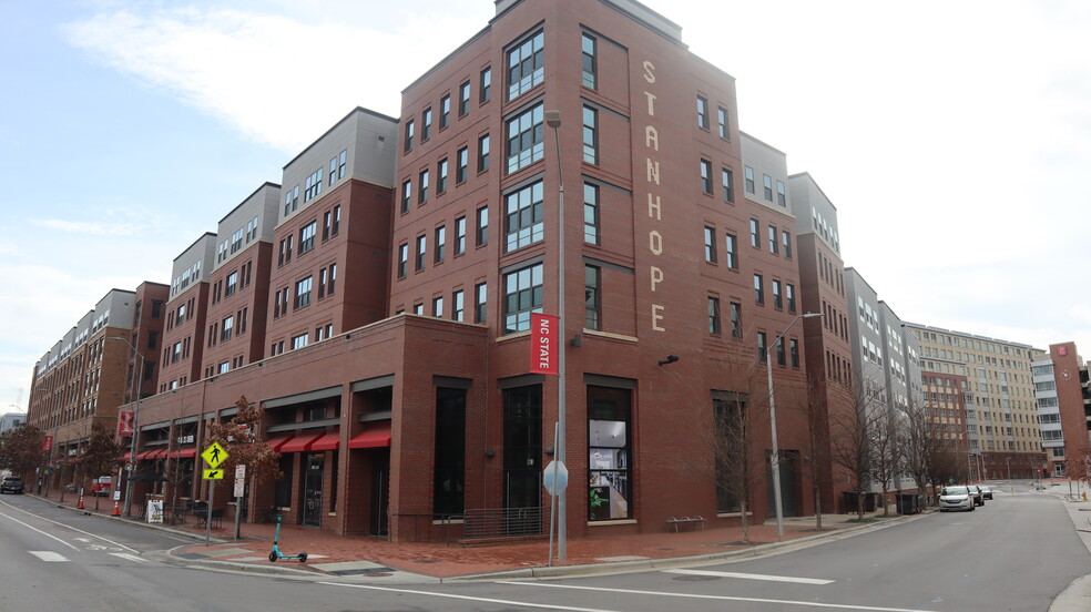 3001 Hillsborough St, Raleigh, NC for lease - Primary Photo - Image 1 of 13