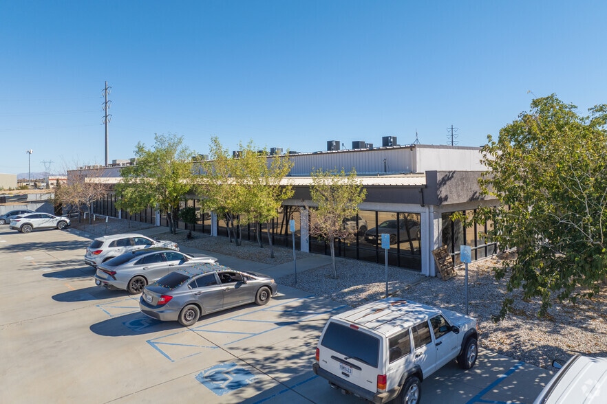 10019 Yucca Rd, Adelanto, CA for sale - Primary Photo - Image 1 of 1