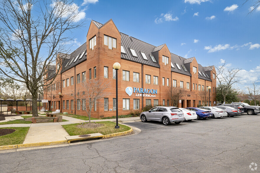 8233 Old Courthouse Rd, Vienna, VA for lease - Primary Photo - Image 1 of 35