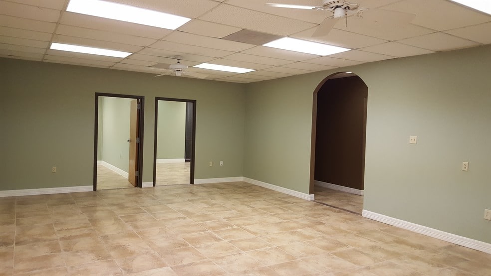 5110 Wilkinson, Corpus Christi, TX for lease - Interior Photo - Image 3 of 35