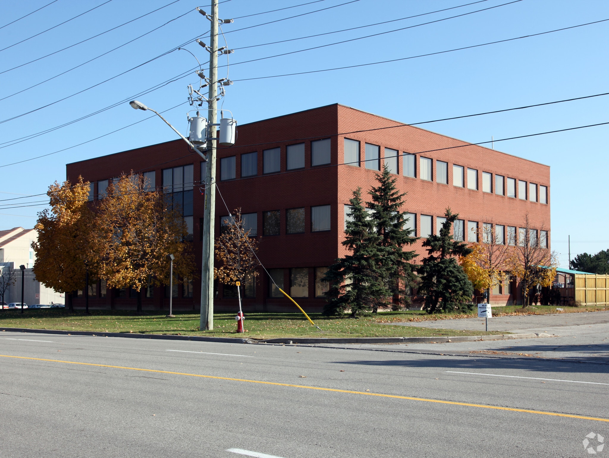 21 Coventry Rd, Brampton, ON for lease Primary Photo- Image 1 of 3