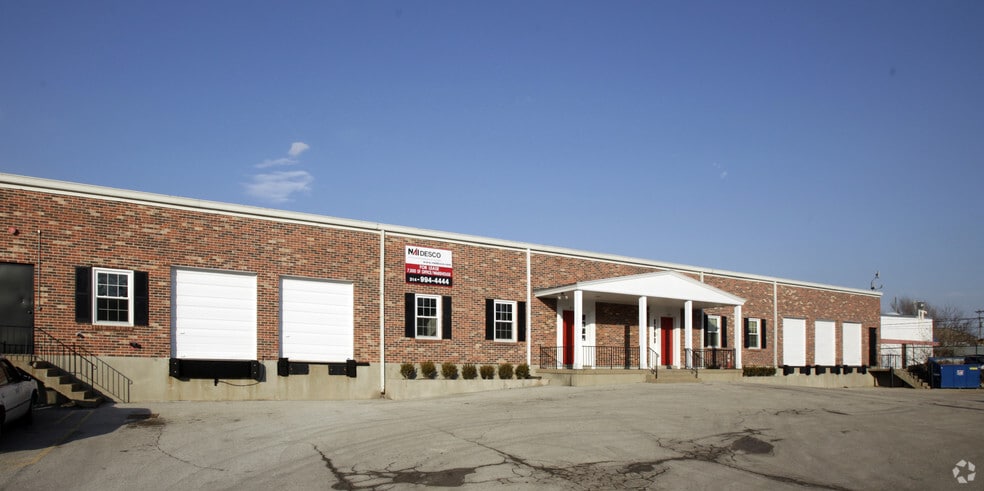 623-635 Hanley Industrial Ct, Brentwood, MO for lease - Building Photo - Image 3 of 3