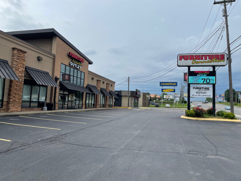 1891 Fort Campbell Blvd, Clarksville, TN for lease - Primary Photo - Image 1 of 3