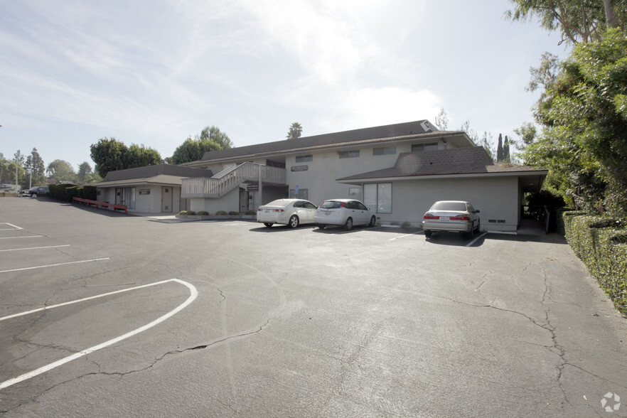 23525 Golden Springs Dr, Diamond Bar, CA for lease - Building Photo - Image 3 of 14