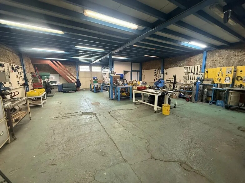 Flex in Argenteuil for sale - Interior Photo - Image 1 of 8