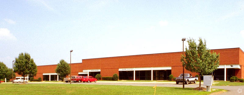 12185-12205 Balls Ford Rd, Manassas, VA for lease - Building Photo - Image 1 of 4