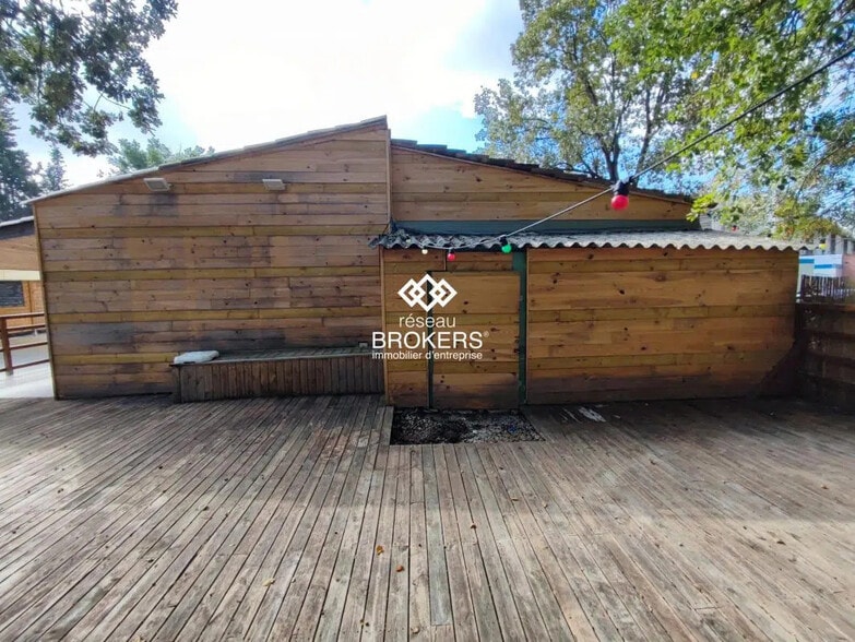 Flex in Valbonne for lease - Building Photo - Image 3 of 8