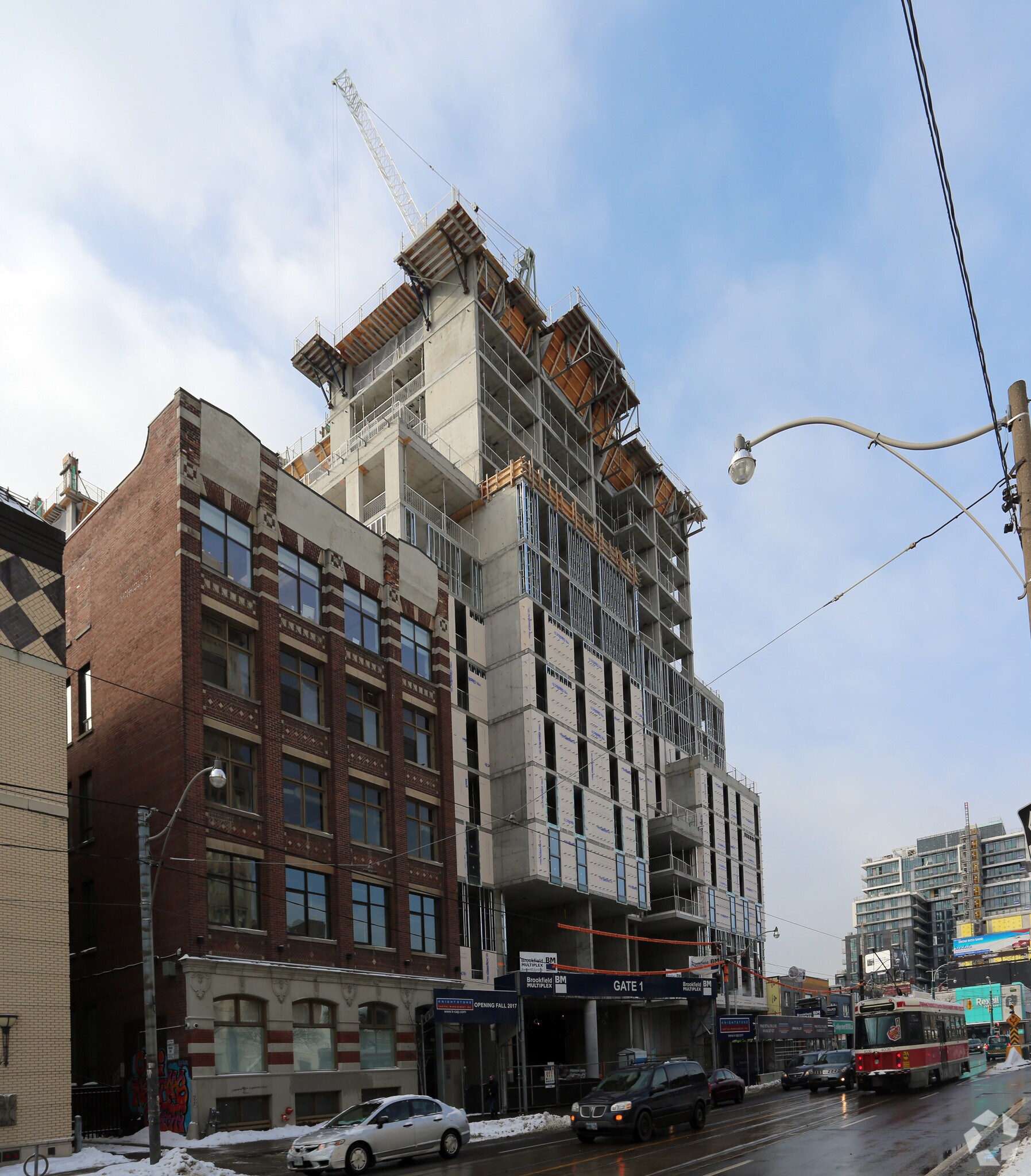 253 College St, Toronto, ON for sale Primary Photo- Image 1 of 1