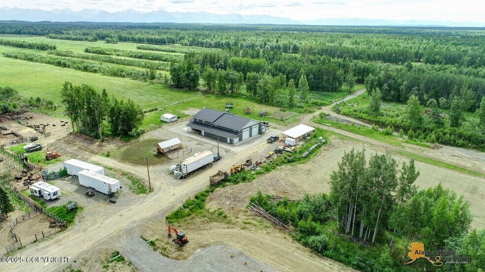 17275 S Moose Haven Cir, Wasilla, AK for sale - Building Photo - Image 2 of 8