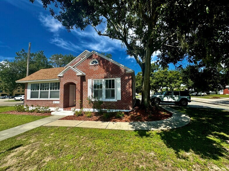 605 S Pine St, Sebring, FL for sale - Building Photo - Image 1 of 29