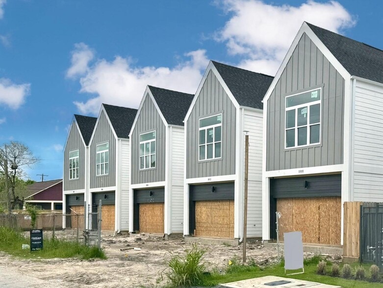 4017 Robertson St, Houston, TX for sale - Building Photo - Image 3 of 6