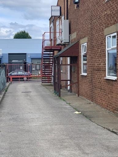 Island Farm Ave, West Molesey for lease - Building Photo - Image 3 of 9