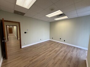 507 W Innes St, Salisbury, NC for lease Lobby- Image 2 of 12