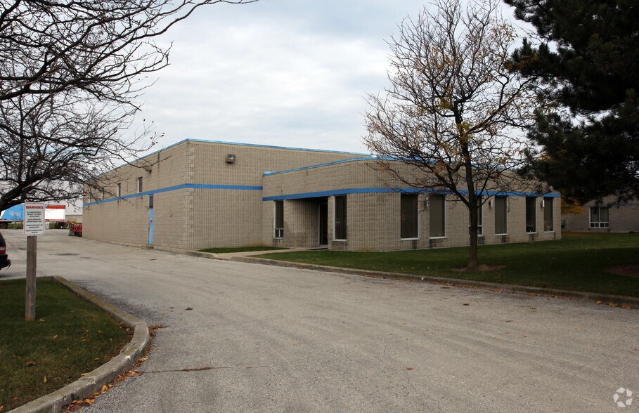 6 Carson Ct, Brampton, ON for lease - Building Photo - Image 1 of 3