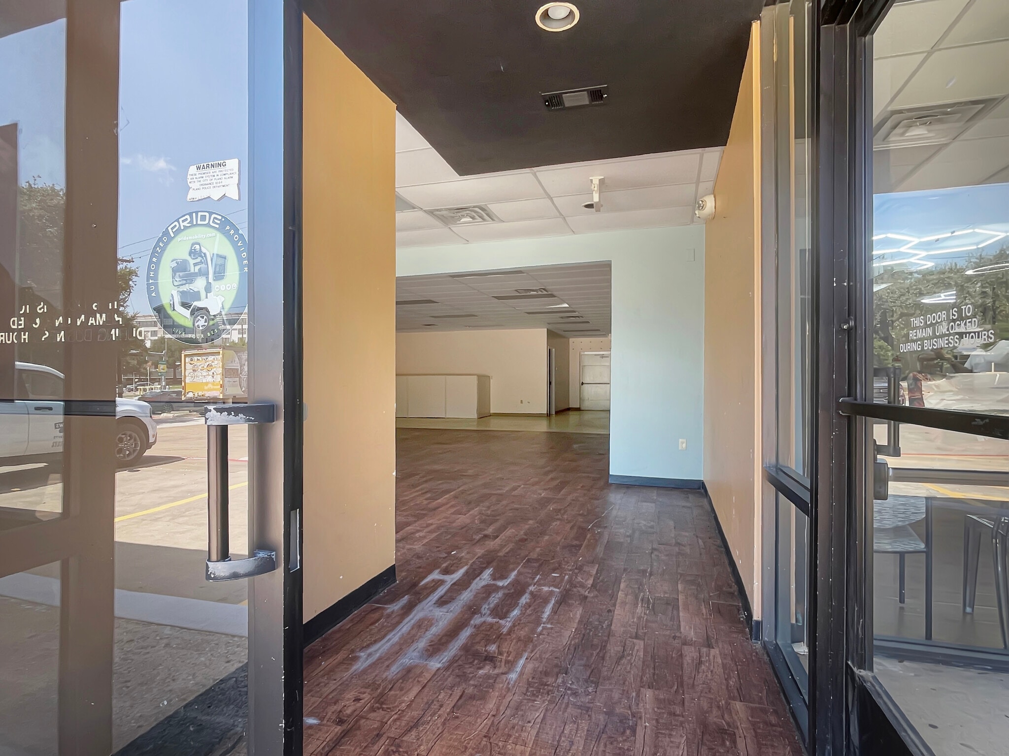 4010 W 15th St, Plano, TX for lease Interior Photo- Image 1 of 7