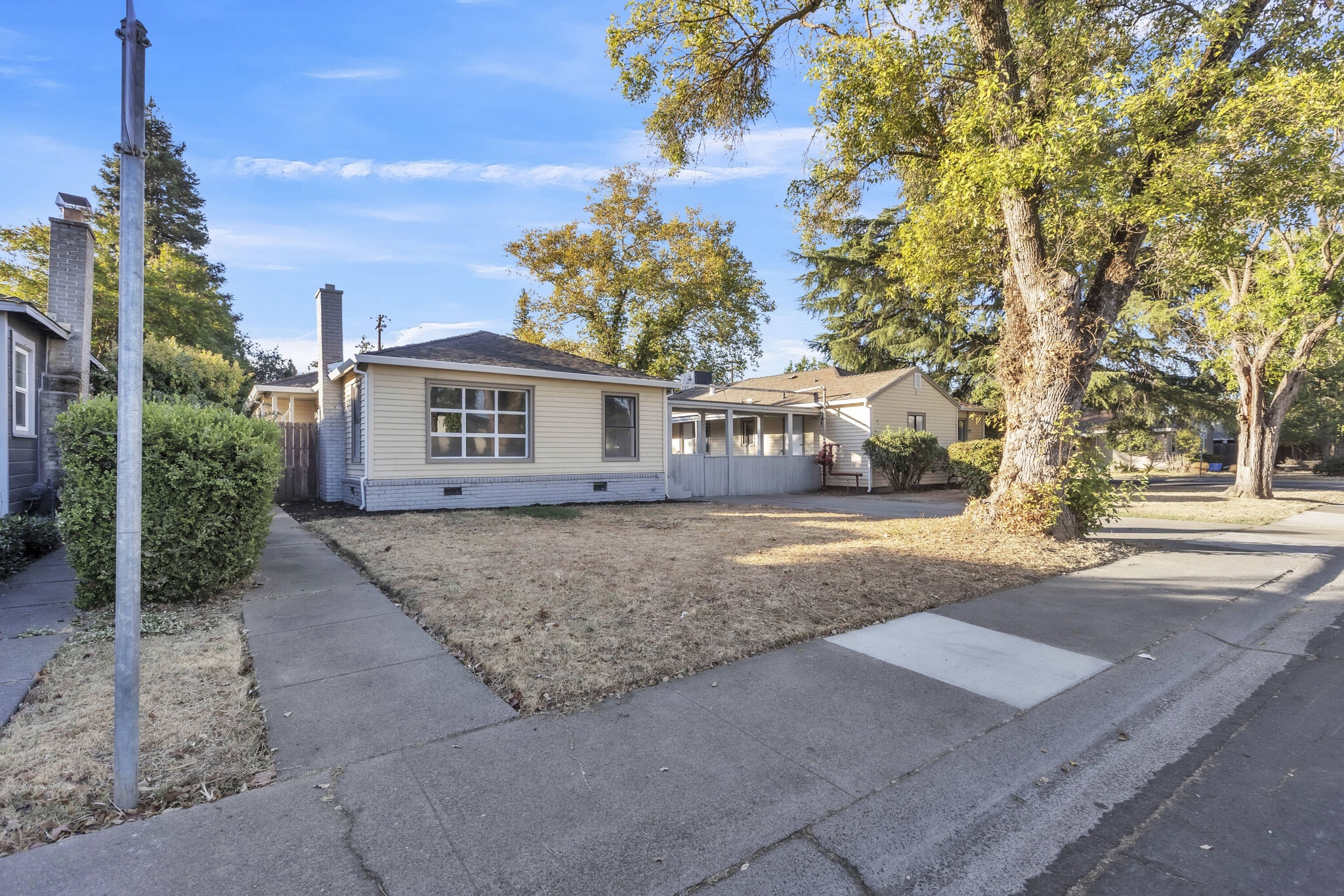 1006 Lochbrae Rd, Sacramento, CA for sale Primary Photo- Image 1 of 64